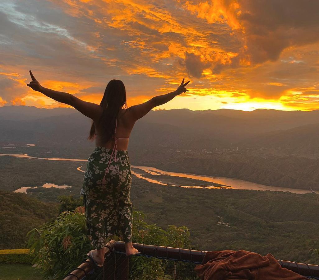 Отель Glamping Mirador Santa Fe-Сопетран Экстерьер фото